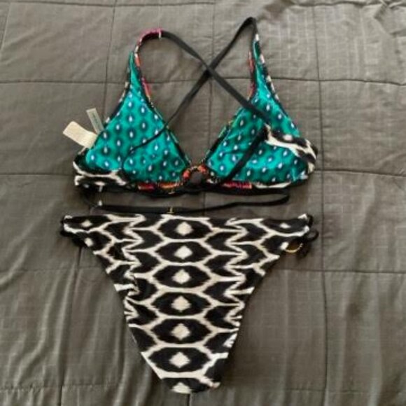 Trina Turk 2 piece Africana Swimsuit Wrap top, ring bottom - Picture 2 of 8